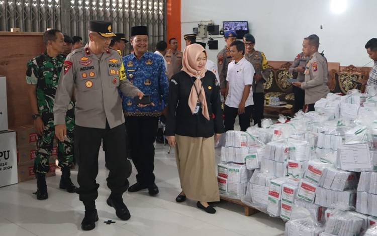 Wakapolda Kalteng Cek Keamanan Logistik Pemilu di Seruyan !?