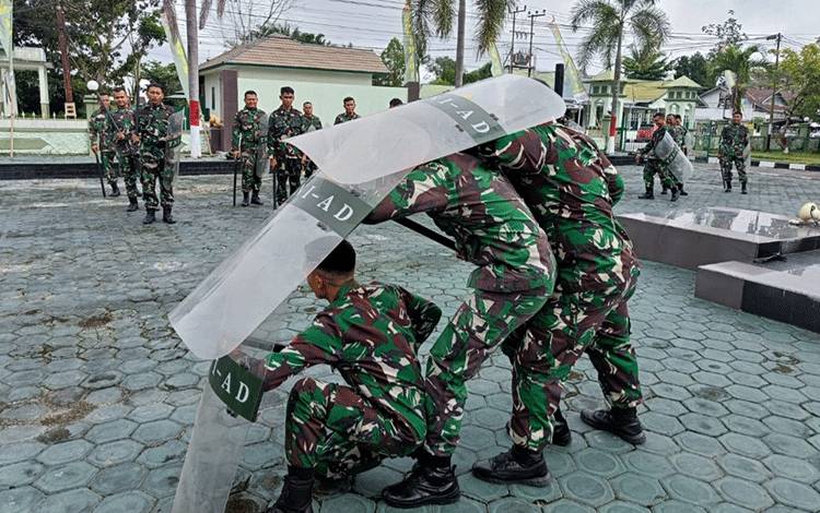 Kodim 1014 Pangkalan Bun Latihan Penanggulangan Huru Hara