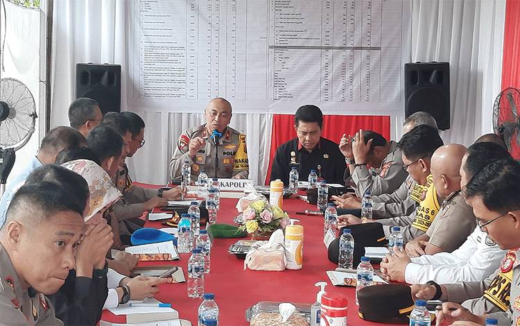 Wakapolda Kalteng Kunjungi KPU Kobar Pastikan Kesiapan Pemilu 2024