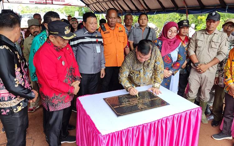 Pembangunan Jembatan Diharapkan dapat Memajukan Masyarakat Tualan Hulu?