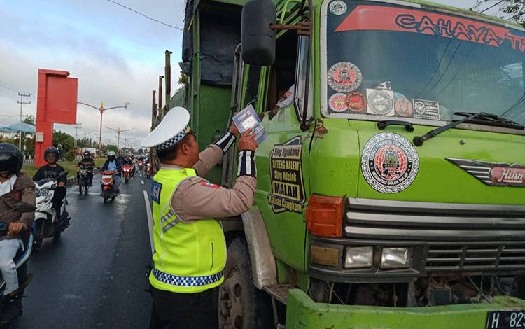 Satlantas Polresta Palangka Raya Gelar Dikmas Lantas di Jalan Tjilik Riwut