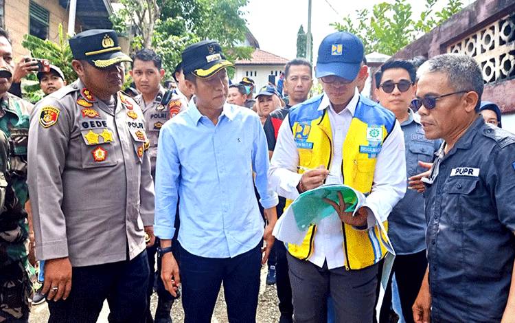 Pj Bupati Barut Dampingi Dirjen SDA DBOP Kementrian PUPR Tinjau Banjir