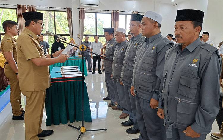 Pj Bupati Barito Timur Kukuhkan Pengurus Baznas Periode 2023-2028