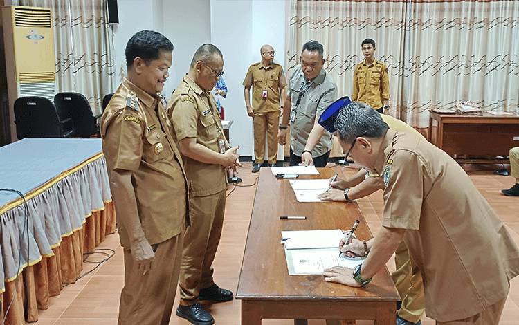 Kepala Perangkat Daerah di Seruyan Teken Perjanjian Kinerja