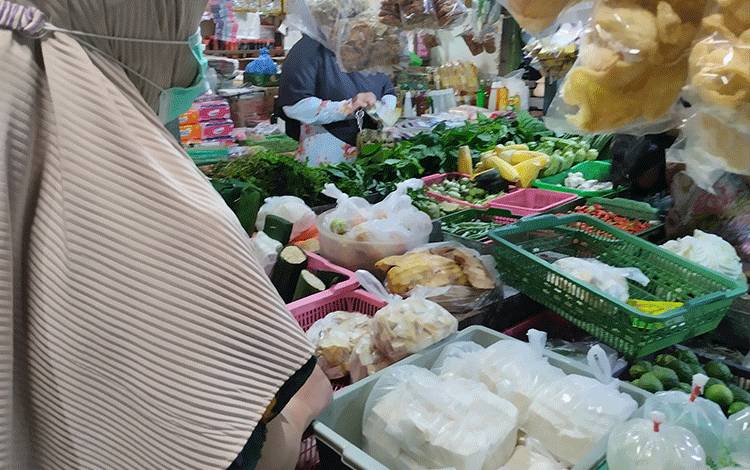 Harga Tomat dan Emas Naik Tajam di Kotawaringin Barat