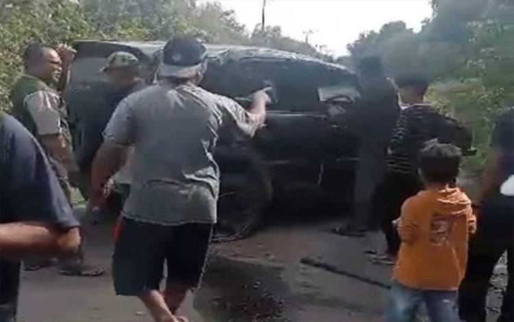 Kecelakaan, Mobil Kades Kubu Terbalik Berkali-kali