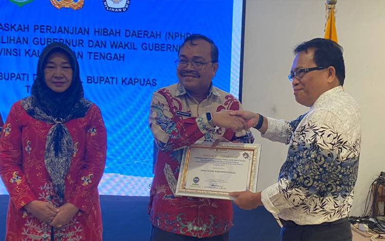 Dinsos Kapuas Raih Predikat Kepatuhan Pelayanan Publik Berkualitas Tinggi dari Ombudsman RI