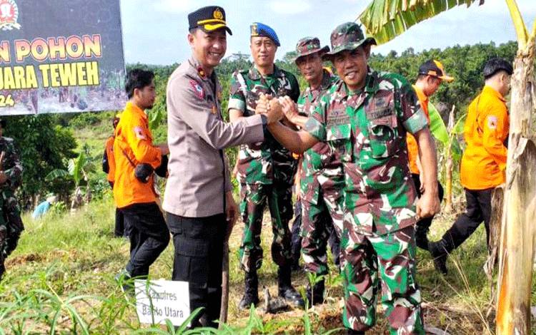 Kodim 1013 Muara Teweh Tanam Ratusan Bibit Pohon