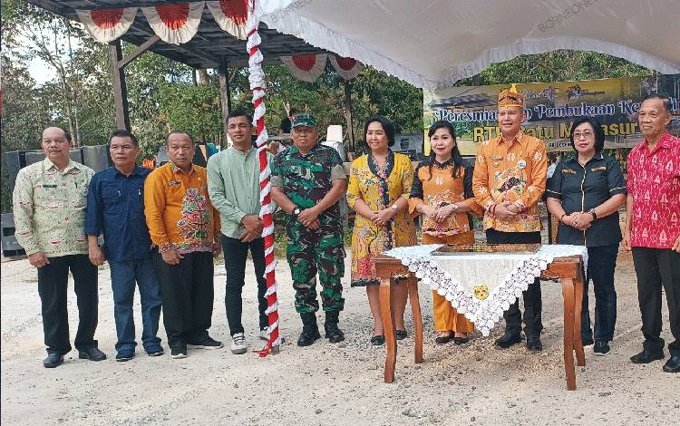 Harga Tiket Masuk Wisata Air Terjun Batu Mahasur Gunung Mas Ternyata Murah Meriah