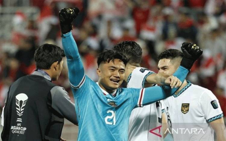 Munster Ingin Lihat Langsung Kehebatan Ernando Ari Saat di Persebaya