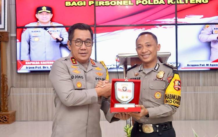 Humas Polda Kalteng Gelar Pelatihan Publik Speaking dengan Pak Bhabin