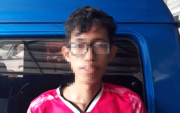 Penjaga Benkel di Pangkalan Bun Terekam CCTV Bawa Kabur Mobil Milik Pengelola?