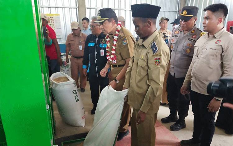 Resmikan Pabrik Penggilingan Padi di Desa Palih Baru, Pj Bupati Kobar: 70 Persen Beras Dipasok dari Luar Daerah