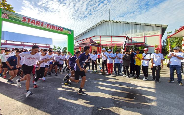 Wabup Kotim Lepas Peserta Dispora Fun Run