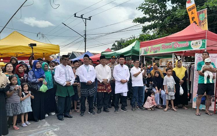 Pemkab Sukamara Berharap Wisata Kuliner Kelurahan Padang Tumbuh dan Kembangkan Pedagang Kuliner?