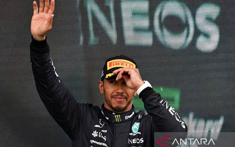Hamilton Ingin Akhiri Musim Bersama Mercedes dengan Manis