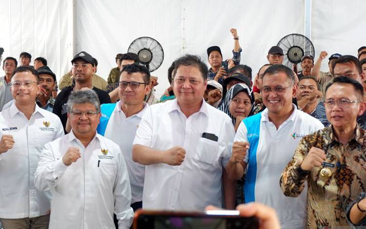 Airlangga: Anggaran Ditambah untuk Sediakan 7,7 Juta Ton Pupuk Subsidi