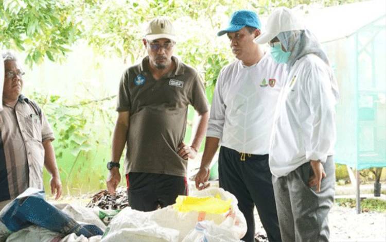 Pemko Palangka Raya Manfaatkan Pusat Daur Ulang Sarana Edukasi Pengelolaan Lingkungan