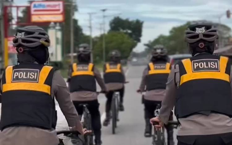 Polwan Ditsamapta Polda Kalteng Lakukan Patroli jaga Kamtibmas