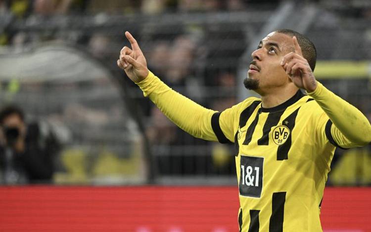 Dortmund Telan Freiburg 3-0, Donyell Malen Cetak Dua Gol