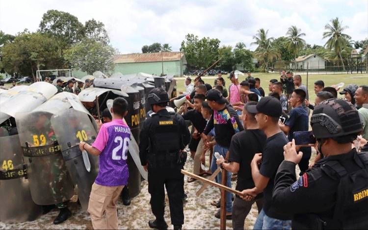 Tim Gabungan Latihan Penanganan Unjuk Rasa Jelang Pemilu di Palangka Raya
