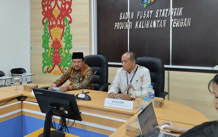 Jumlah dan Rata-Rata Lama Tamu Menginap di Kalteng Naik