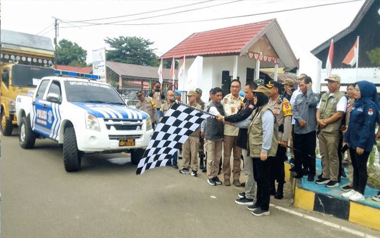 Kelotok Hingga Gerobak Angkut Distribusi Logistik Pemilu di Barito Selatan