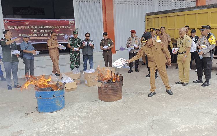 Pj Bupati Seruyan Hadiri Pemusnahan Sisa Surat Suara Pemilu 2024