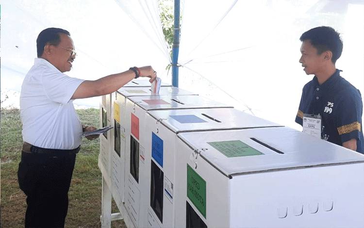 Sekda Kalteng Menjelaskan Kenapa Dirinya Mencoblos di TPS 109 Menteng