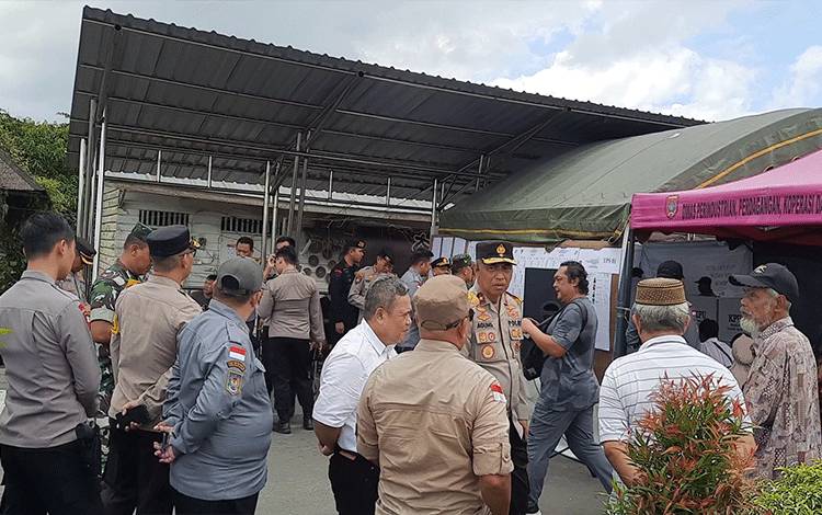 Tinjau TPS di Kobar, Ini yang Disampaikan Wakapolda Kalteng