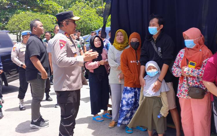 Kapolda Kalteng Pantau Pencoblosan di Empat TPS di Palangka Raya