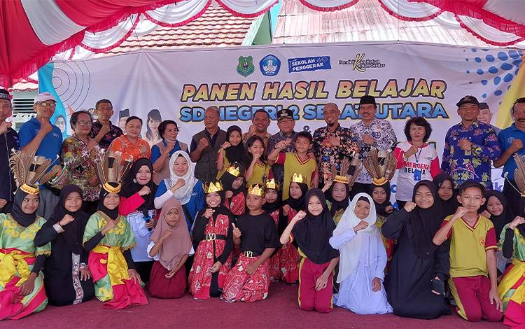 Kegiatan Panen Hasil Belajar SDN 2 Selat Utara dan SDN 1 Palangkai Diapresiasi