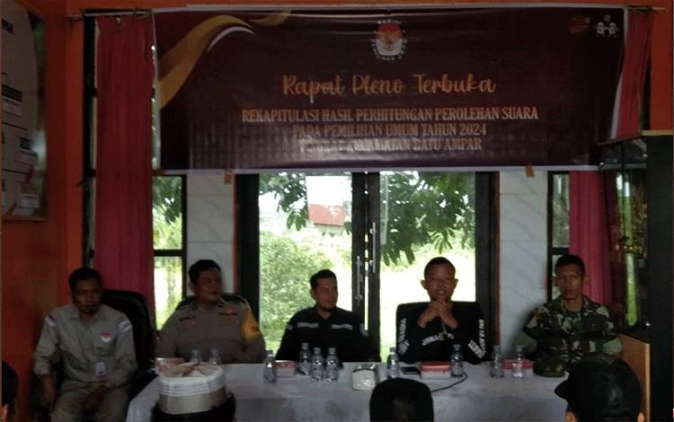 Begini Suasana Pleno Perhitungan Suara Pemilu di Kecamatan Batu Ampar