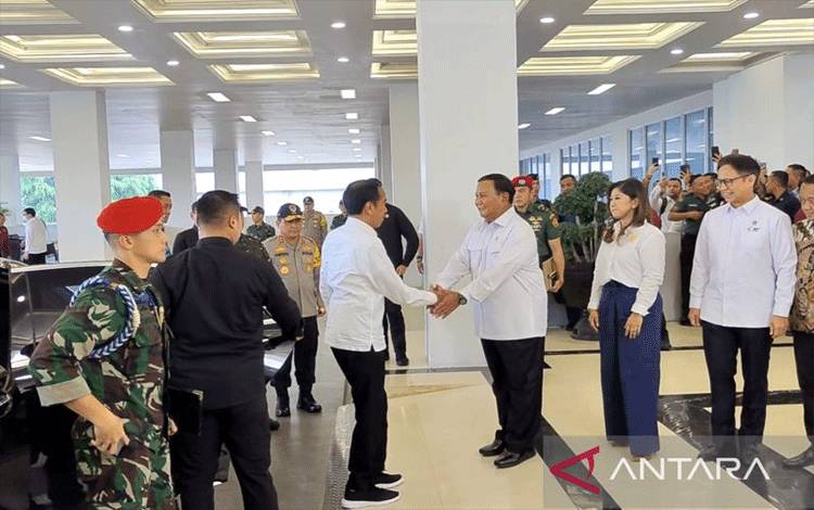 Prabowo Sambut Kedatangan Presiden Saat Peresmian RS Pertahanan Negara