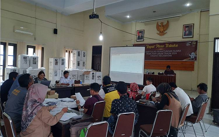 Penghitungan Suara di PPK se-Kobar Sempat Dihentikan Karena ini
