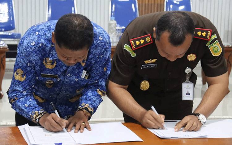 Pemkab Seruyan Bersama Kejari Tandatangani Kesepakatan Bersama