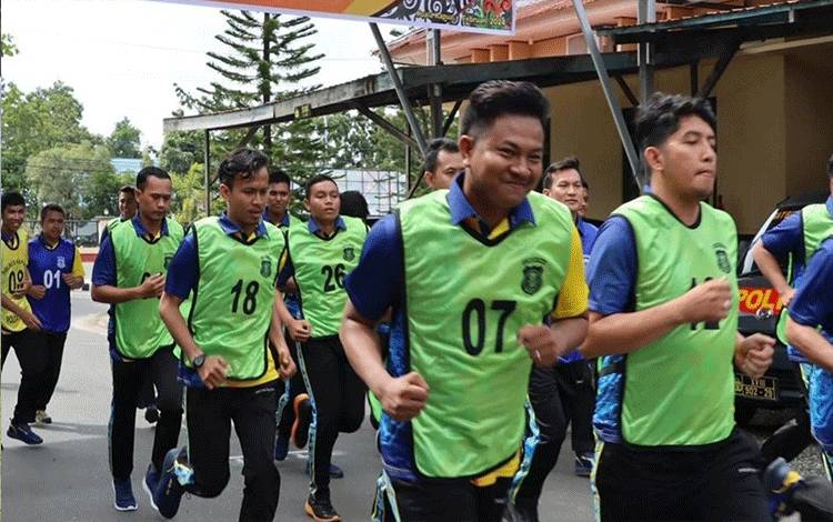 Personel Polres Kapuas Jalani Tes Kesamaptaan Jasmani