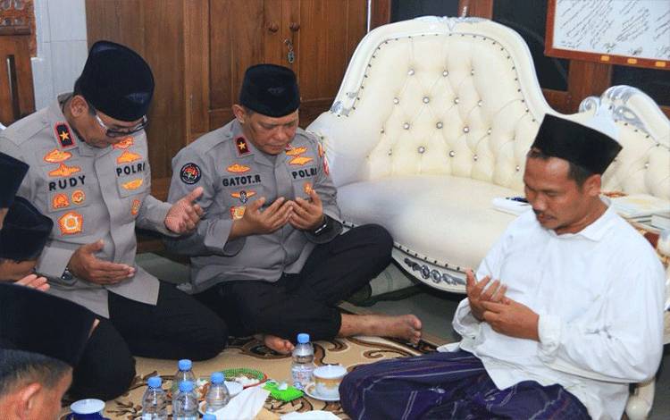 Gus Baha Apresisi Kinerja Polri Wujudkan Pemilu Aman dan Damai
