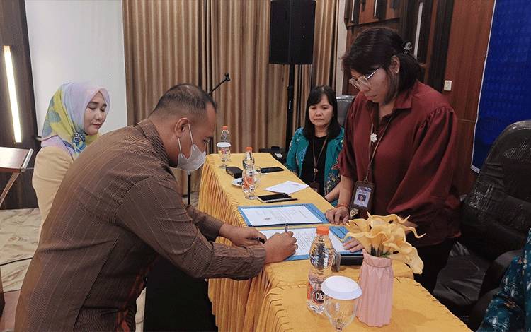 Balai Bahasa Kalteng Sukses Gelar Lokakarya Penulisan Cerita Anak Dwibahasa