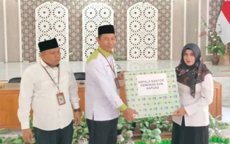 Kemenag Kapuas Gelar Pelepasan PNS Masuki Purna Tugas