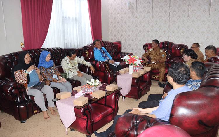 Pj Bupati Seruyan Hadiri Exit Meeting Tim BPK RI Perwakilan Kalteng