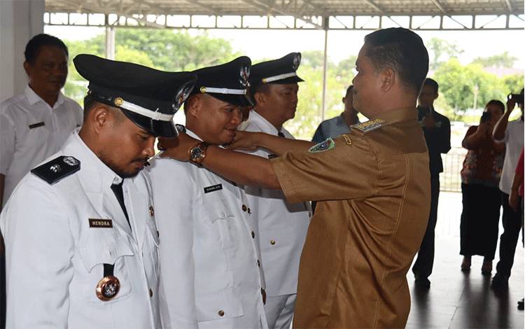 Pj Bupati Seruyan Lantik Pj Kepala Desa dan PAW Anggota BPD