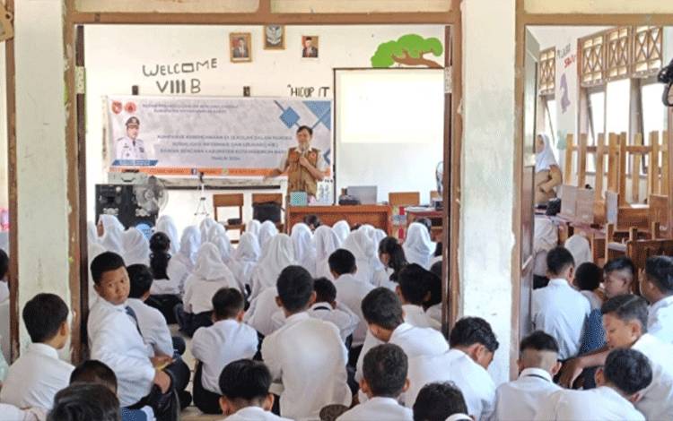 BPBD Kobar Sosialisasi KIE Rawan Bencana ke Sekolah