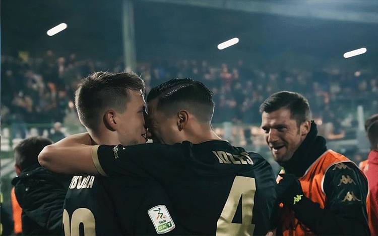Jay Idzes Gagal Antar Venezia Menang Setelah Kalah 1-2 dari Como
