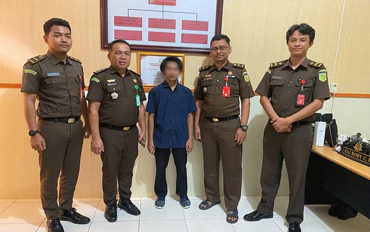 Mangkir dari Panggilan, Saksi Kasus Dugaan Korupsi Pembangunan Sentra IKM di Seruyan Dipanggil Paksa