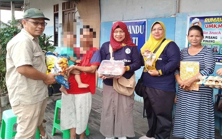 Sekdis Diskan Palangka Raya Kunjungi Anak Berisiko Stunting