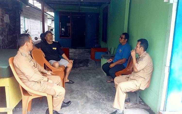 Lurah Kuala Pembuang Pererat Silaturahmi dengan Ketua RT
