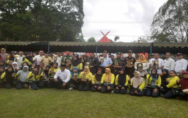 Petugas Kebersihan Kobar Sambut Penghargaan Adipura ke 13