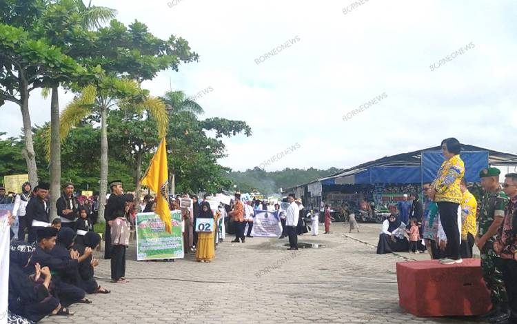Wabup Gunung Mas: Warga Antusias Ikut Pawai Tarhib Ramadan