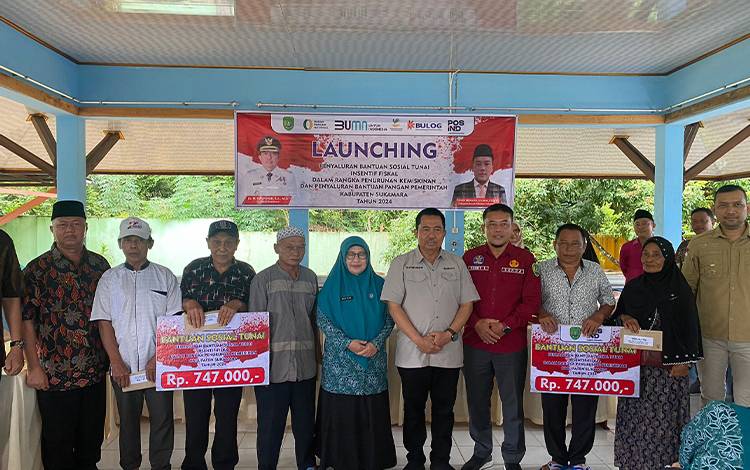 Bantuan Sosial Tunai Insentif Fisikal sebagai Upaya Pemkab Sukamara Mengatasi Fluktuasi Harga